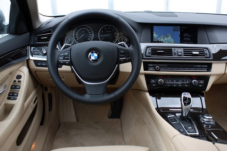 BMW 535i 2011 года  (фото 26 из 48)
